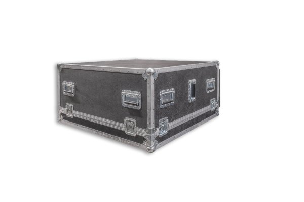 Avantis Flight Case with Doghouse