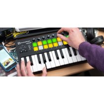 Launchkey Mini MK2 25-Key USB MIDI Controller